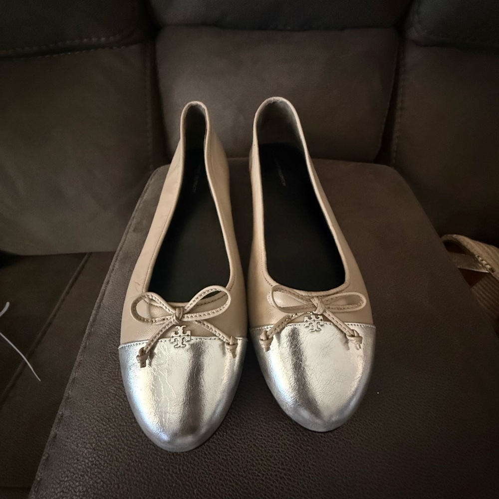 Tory Burch Beige and Silver Leather Ballet Flats